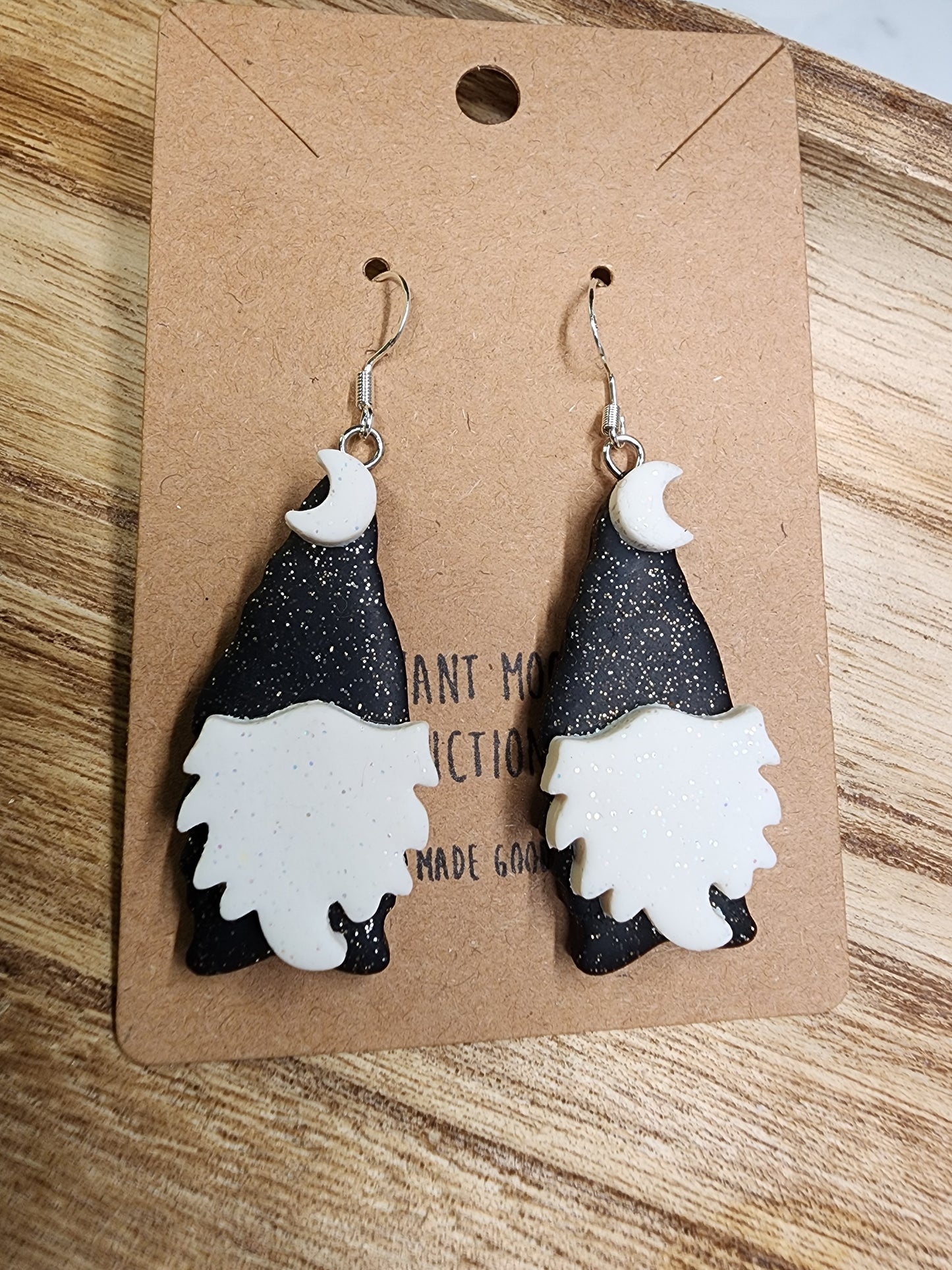 Moon Gnomeo Earrings 🌜