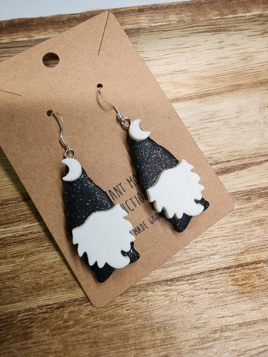 Moon Gnomeo Earrings 🌜
